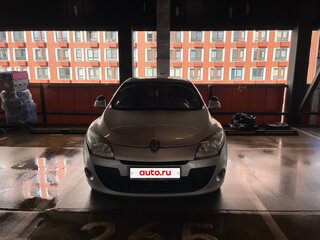 2011 Renault Megane III, серебристый, 700000 рублей, вид 1