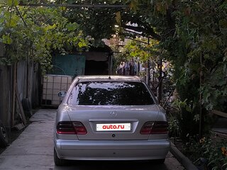 2001 Mercedes-Benz E-Класс 200 II (W210, S210) Рестайлинг, серебристый, 545000 рублей, вид 4
