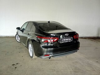 2020 Toyota Camry VIII (XV70), чёрный, 3095000 рублей, вид 5