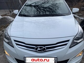 2015 Hyundai Solaris I Рестайлинг, белый, 1250000 рублей, вид 2