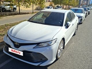 2018 Toyota Camry VIII (XV70), белый, 2600000 рублей, вид 2