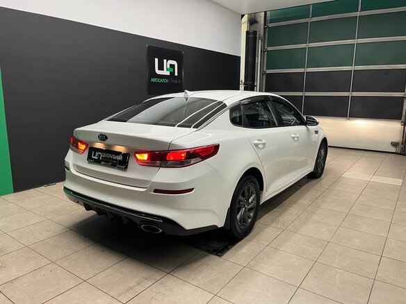 2019 Kia Optima IV Рестайлинг, белый, 1430000 рублей - вид 5
