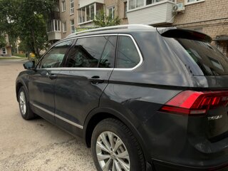 2017 Volkswagen Tiguan II, серый, 2200000 рублей, вид 3