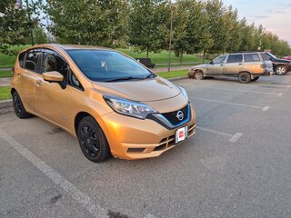 2017 Nissan Note e-Power II Рестайлинг, золотистый, 1130000 рублей, вид 3