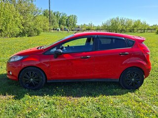 2011 Ford Fiesta Mk6, красный, 495000 рублей, вид 4