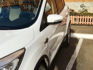 2017 Ford Kuga II Рестайлинг, белый, 1900000 рублей, вид 4
