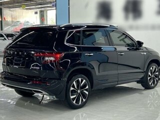 2023 Skoda Karoq I Рестайлинг, чёрный, 2360000 рублей, вид 4