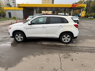 2014 Mitsubishi ASX I Рестайлинг, белый, 800000 рублей, вид 3