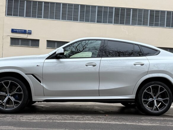 2021 BMW X6 40d III (G06), белый, 6200000 рублей - вид 24