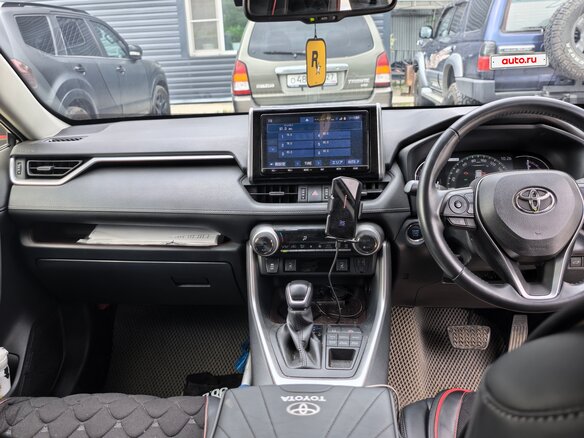 2020 Toyota RAV4 V (XA50), чёрный, 3100000 рублей - вид 6