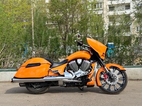 2016 Victory Magnum, оранжевый, 1100000 рублей, вид 4