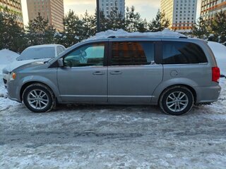 2020 Dodge Caravan Grand V, серый, 1990000 рублей, вид 2