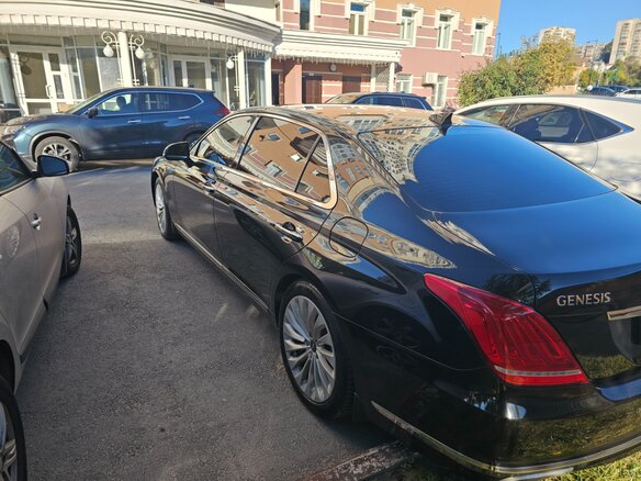 2018 Genesis G90 I, чёрный, 2100000 рублей - вид 3