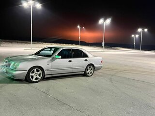 1998 Mercedes-Benz E-Класс 240 II (W210, S210), серебристый, 500000 рублей, вид 5