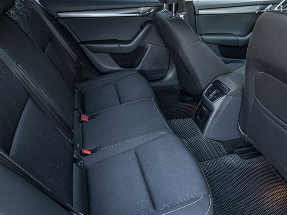 2019 Skoda Octavia III (A7) Рестайлинг, белый, 1518811 рублей - вид 12
