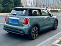 2023 Mini Hatch Cooper III (F55/F56) Рестайлинг 2, серый, 1970000 рублей - вид 3