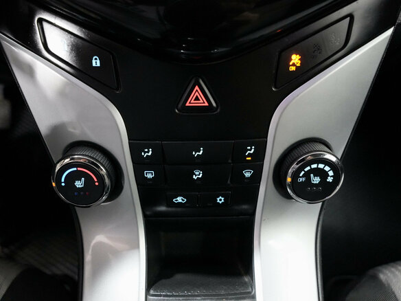 2013 Chevrolet Cruze I Рестайлинг, чёрный, 494000 рублей - вид 15