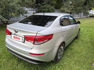 2015 Kia Rio III Рестайлинг, серый, 600000 рублей, вид 4