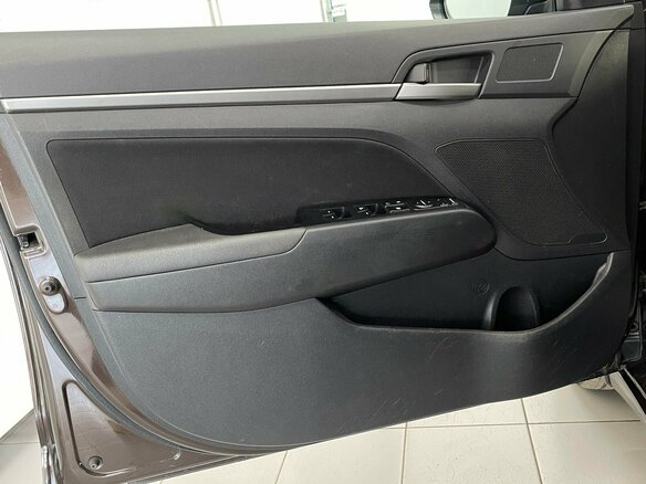 2017 Hyundai Elantra VI (AD), коричневый, 1569000 рублей - вид 17