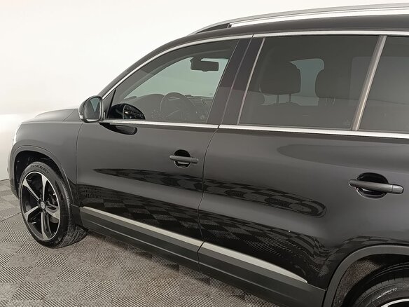 2011 Volkswagen Tiguan I Рестайлинг, чёрный, 1280000 рублей - вид 18