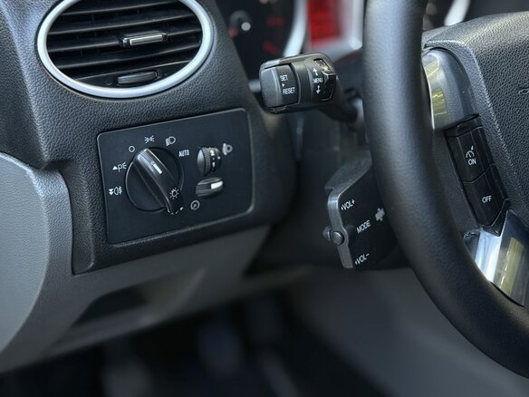 2008 Ford Focus II Рестайлинг, серебристый, 485000 рублей - вид 14