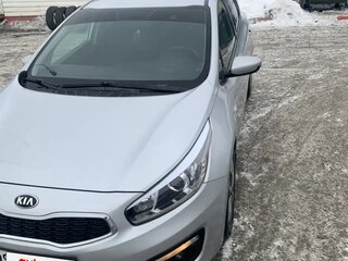 2017 Kia Ceed II Рестайлинг, серебристый, 1250000 рублей, вид 2
