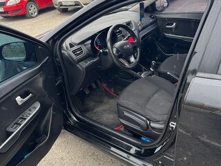 2012 Kia Rio 5-speed III, чёрный, 570000 рублей, вид 5
