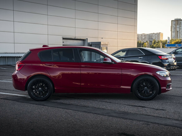 2016 BMW 1 серии 118i II (F20/F21) Рестайлинг, красный - вид 3