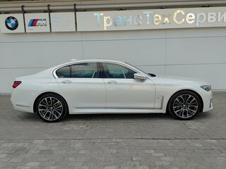 2022 BMW 7 серии 740d xDrive VI (G11/G12) Рестайлинг, белый, 6950000 рублей, вид 5