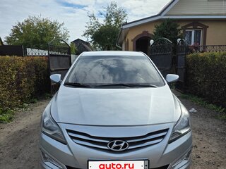 2015 Hyundai Solaris I Рестайлинг, серебристый, 750000 рублей, вид 2