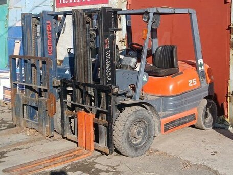 2012 Toyota 6F, 1500000 рублей, вид 2