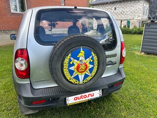 2010 Chevrolet Niva I Рестайлинг, серебристый, 330000 рублей, вид 4