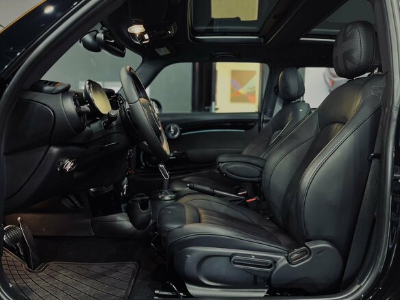 2023 Mini Hatch Cooper S III (F55/F56) Рестайлинг 2, чёрный - вид 7
