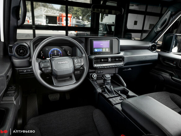 2024 Toyota Land Cruiser Prado 250 Series, белый - вид 8