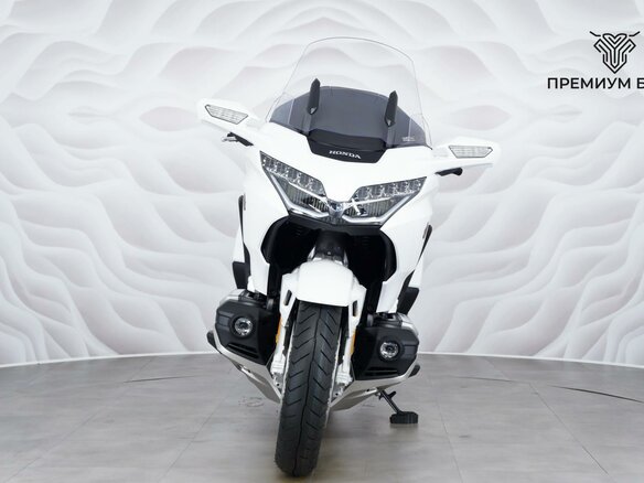 2026 Honda GL 1800 Gold Wing, белый, 3777000 рублей - вид 3