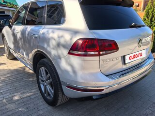 2016 Volkswagen Touareg II Рестайлинг, серебристый, 2550000 рублей, вид 3