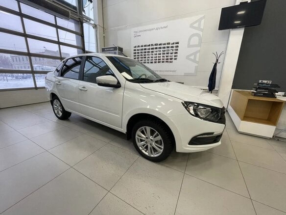 2026 Lada (ВАЗ) Granta I Рестайлинг, белый, 1218000 рублей