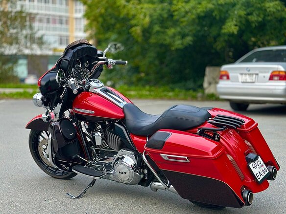 2010 Harley-Davidson Electra Glide, красный, 1150000 рублей - вид 7