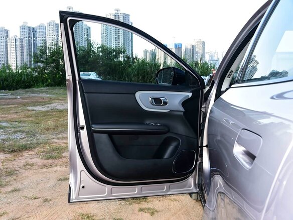 2026 Changan Qiyuan Q05 51.9 kWh II, серебристый, 2300000 рублей - вид 22