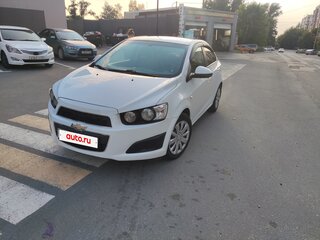 2014 Chevrolet Aveo II, белый, 576000 рублей, вид 4