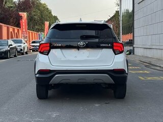 2021 Toyota Yaris L XP150 Рестайлинг, белый, 1150000 рублей, вид 3