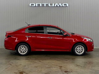 2019 Kia Rio IV, красный, 1597000 рублей, вид 4