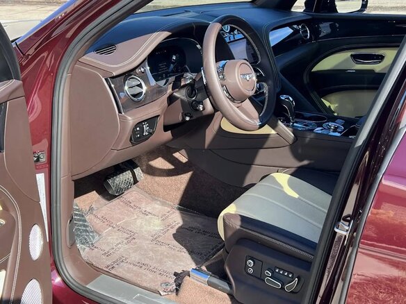 2022 Bentley Bentayga I Рестайлинг, фиолетовый - вид 4