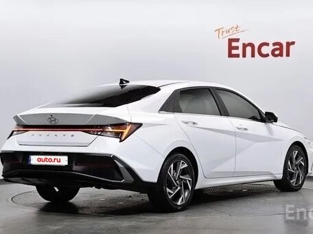 2023 Hyundai Avante VII Рестайлинг, белый, 1800000 рублей, вид 2
