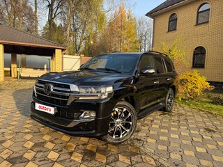 2019 Toyota Land Cruiser 200 Series Рестайлинг 2, чёрный, 10518000 рублей, вид 1