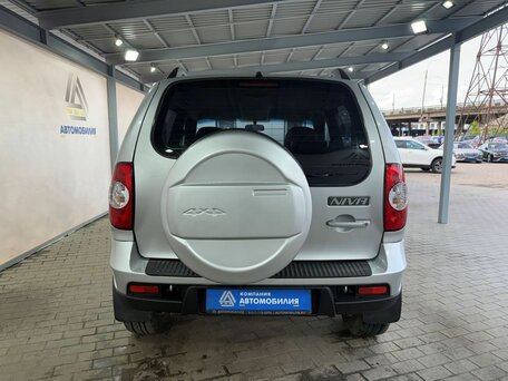 2010 Chevrolet Niva I Рестайлинг, серебристый, 509000 рублей, вид 4