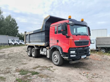 2023 Sinotruk Howo ZZ3257, красный, 6392000 рублей, вид 2