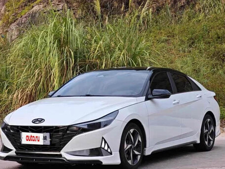 Hyundai Elantra VII (CN7)