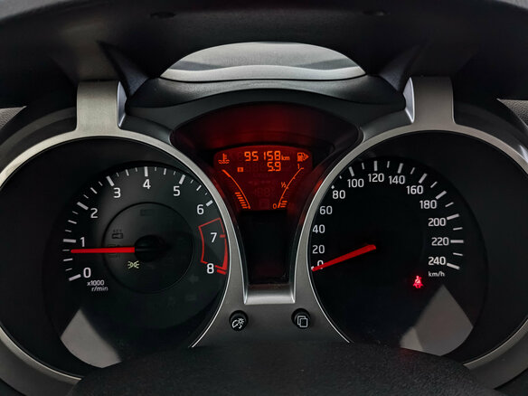 2014 Nissan Juke I, красный, 970000 рублей - вид 15