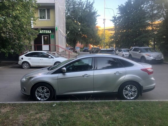 2013 Ford Focus III, серый, 650000 рублей - вид 3